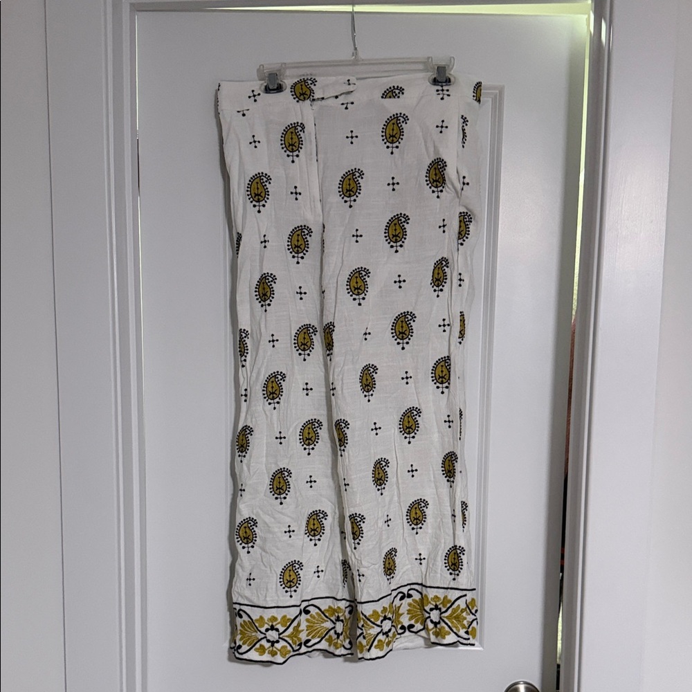 Zara White Wide-Leg Pants with Yellow Paisley Print